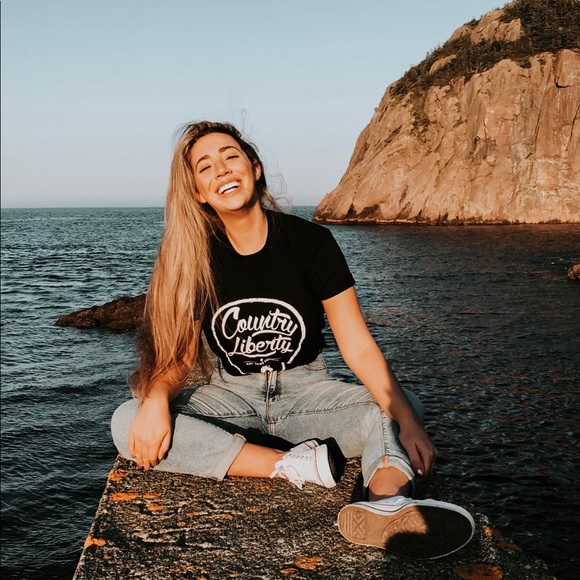 Meet your Posher, Myriam - Picture 1 of 1